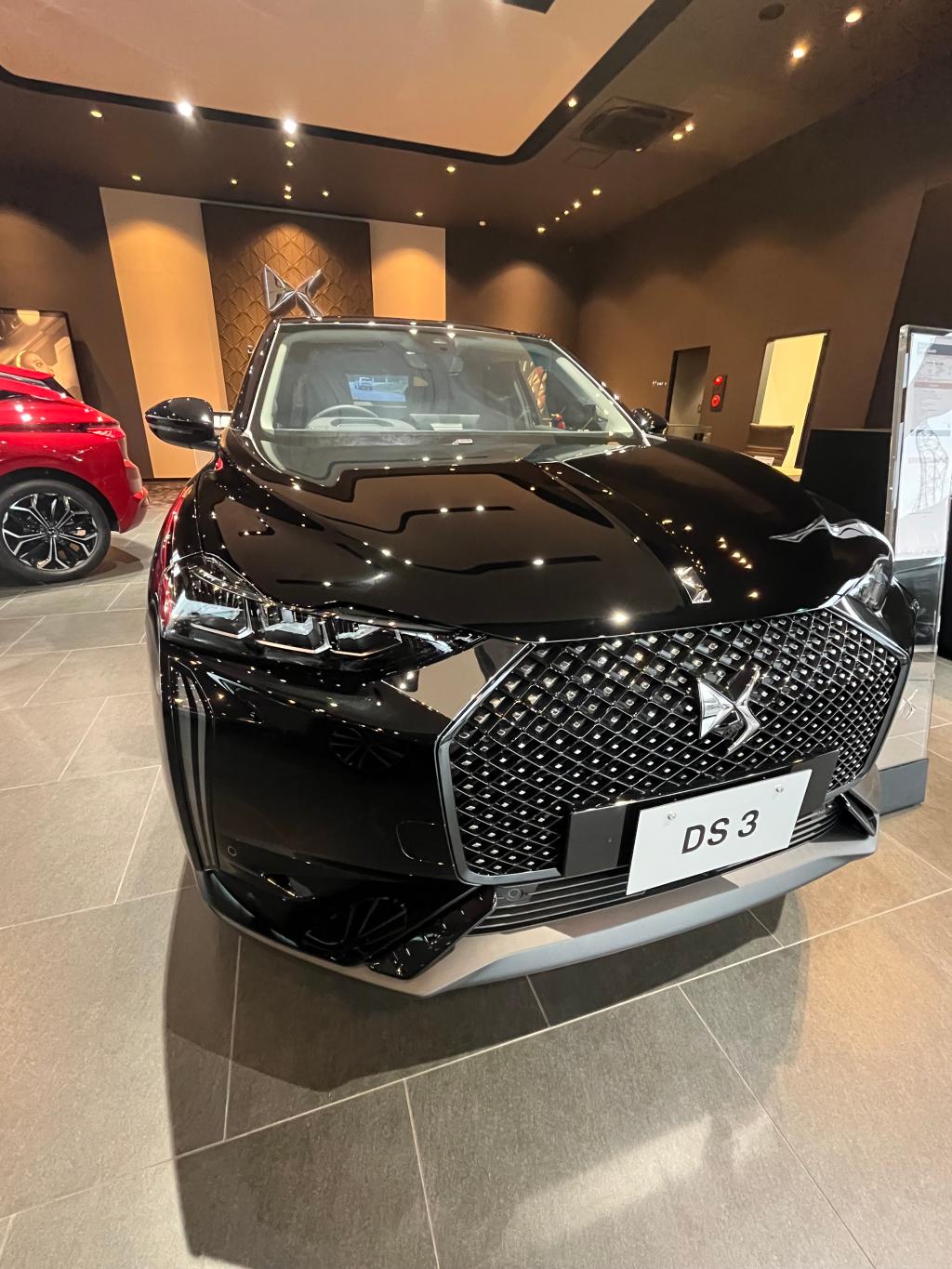 【特別仕様車】DS3 オペラ ブルーHDiエディション ノアール　エブランのご紹介です🙋‍♀️