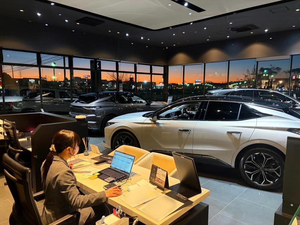 夜のショールーム✨